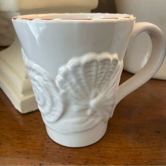 Pair of Mud Pie Shell Relief Sanibel coffee of tea mugs 4.5” tall - Picture 1 of 8